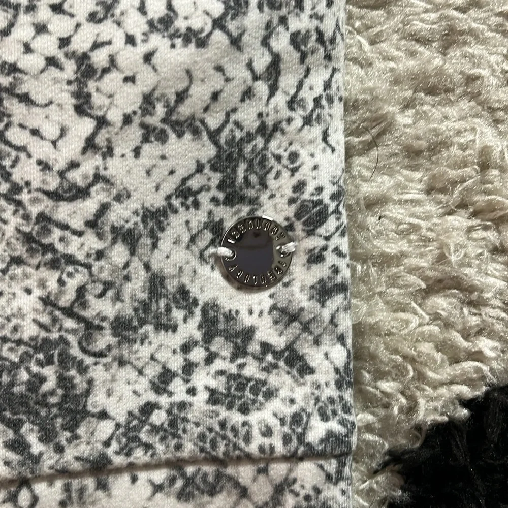 Ideology size XS grey and white long snake Patterned long sleeve sweater